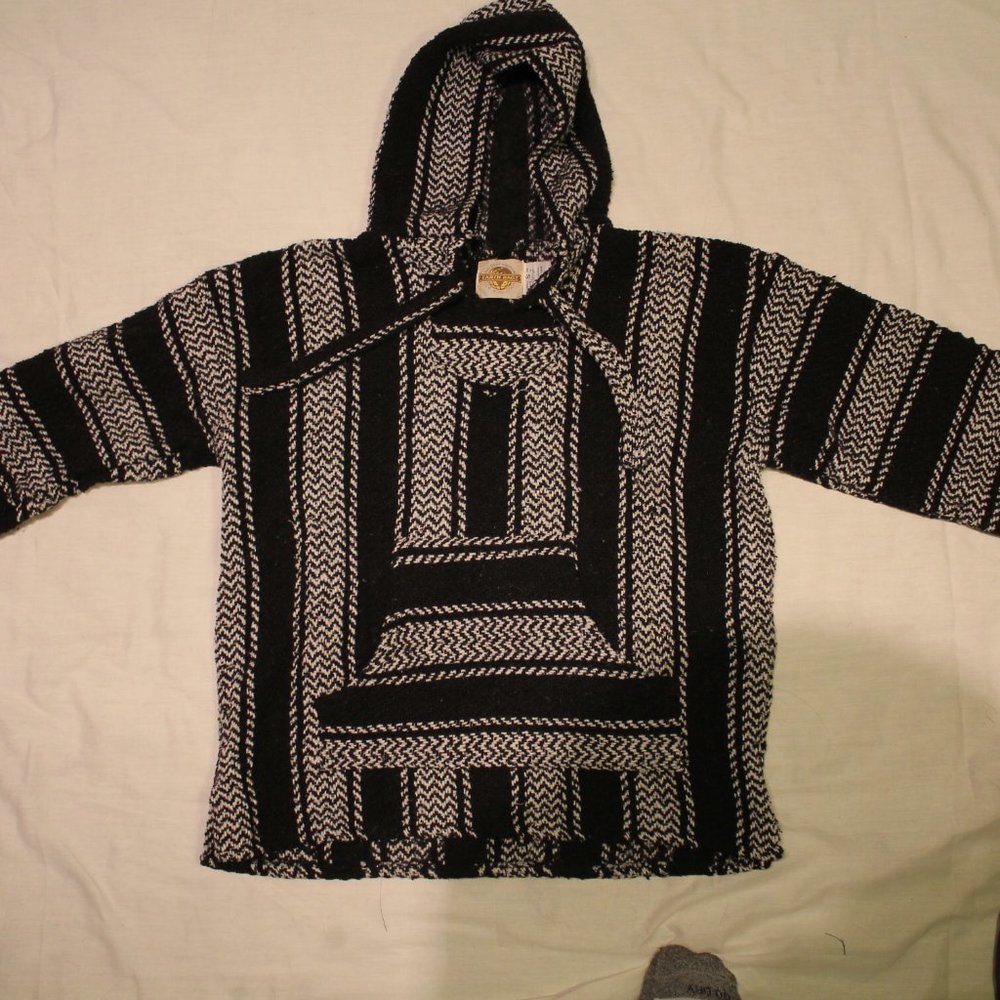 hippie baja knit poncho hoodie earthragz black and white